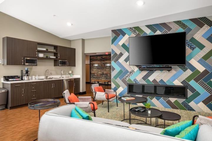 New Happy Trail 2Br Condo Close To Downtown 特拉弗斯城 外观 照片
